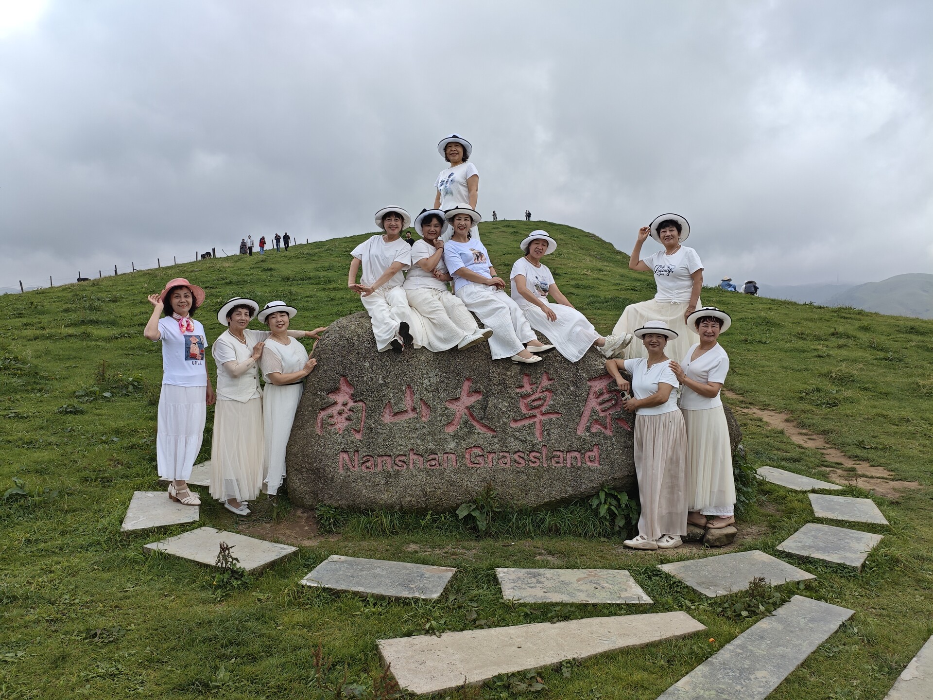 城步：南山牧场游客沓来，畅享天然清凉之境