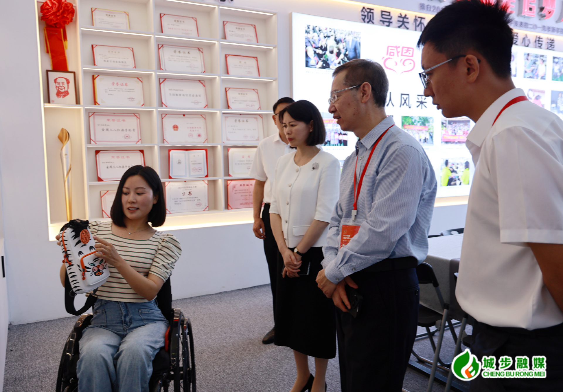 商务部外贸发展事务局副局长曾花城在城步调研