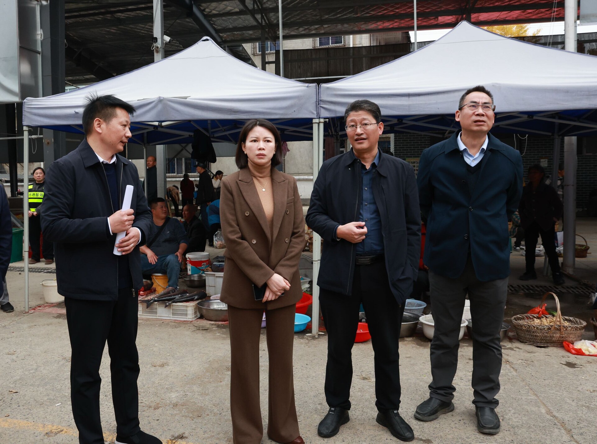 王慧敏调研农贸市场整治与临时交易点提质改造工作