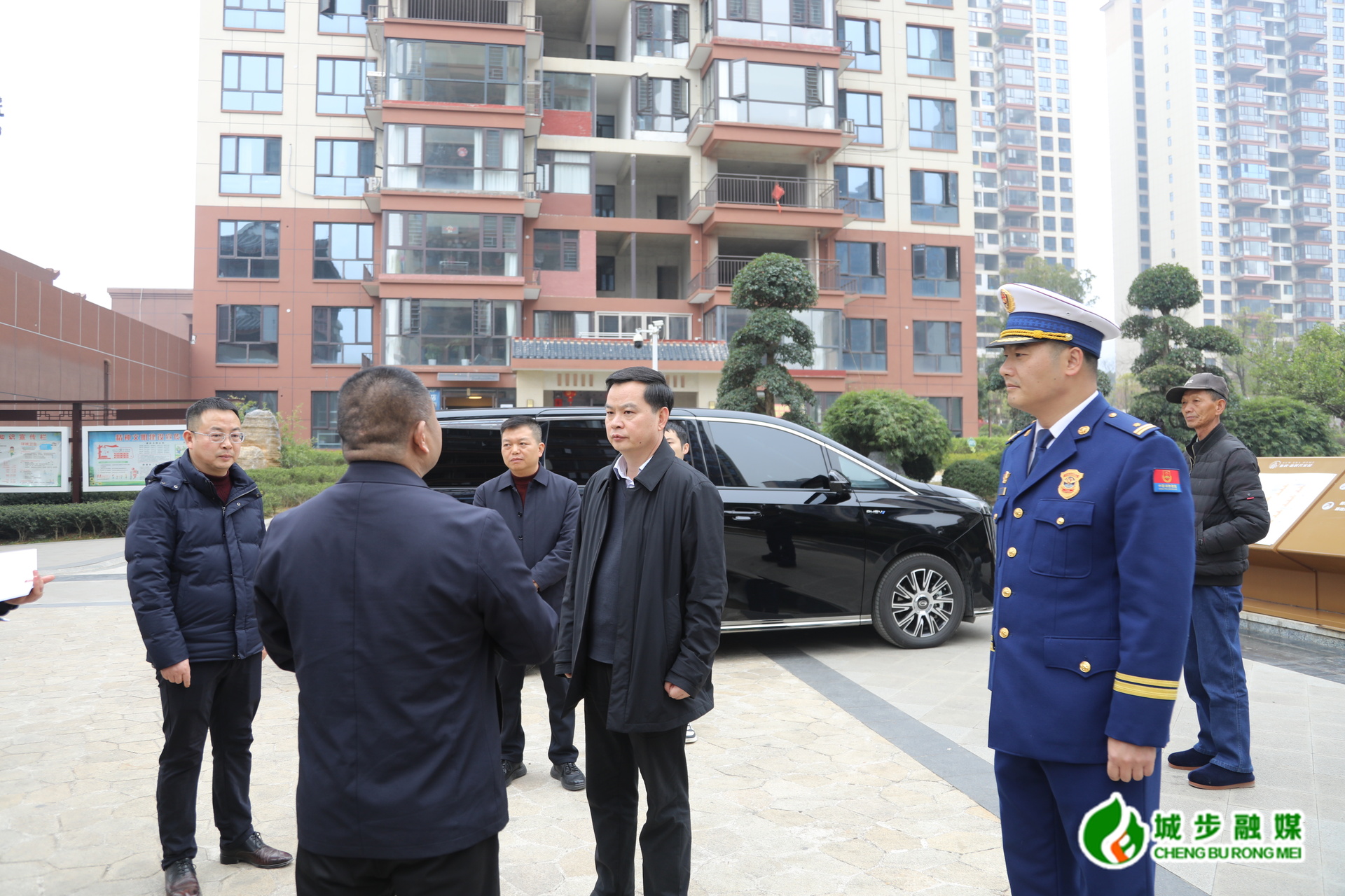 何德波率队开展“送解优”行动并调研督导节前安全生产等工作