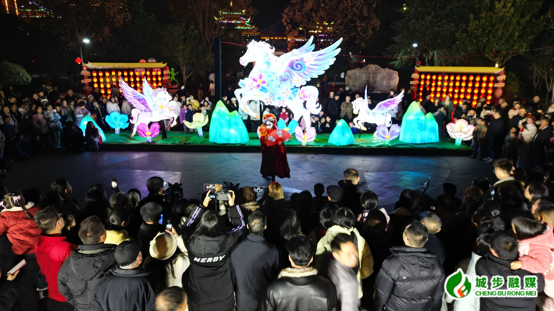 【苗乡纳福 马跃新春】城步举办“花灯迎新 马上纳福”花灯晚会