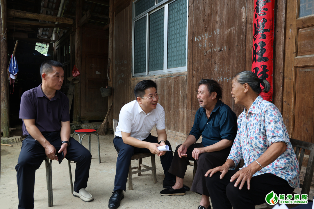 刘玮深入汀坪乡调研乡村振兴等工作