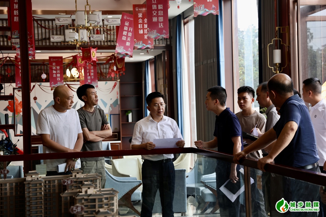 刘玮开展“企业服务年”走访调研