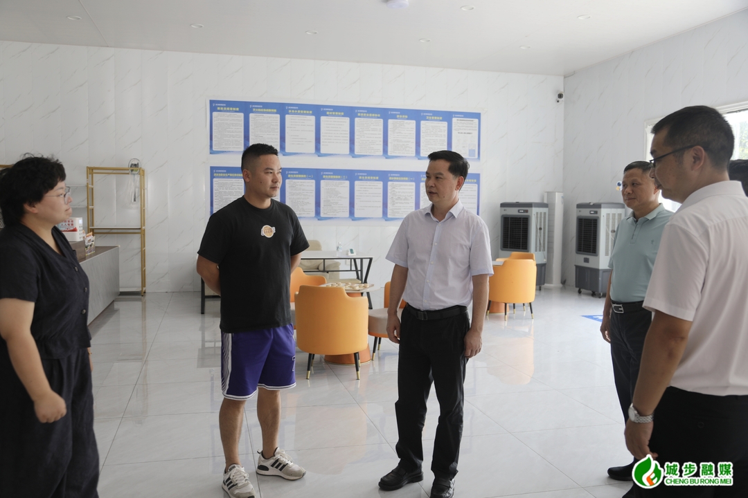 何德波率队深入企业开展“企业服务年”活动